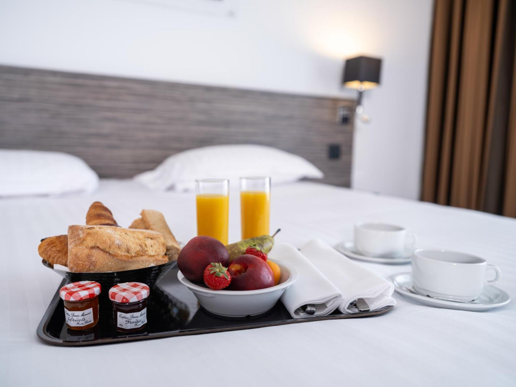 Отель Golden Tulip La Baule Экстерьер фото