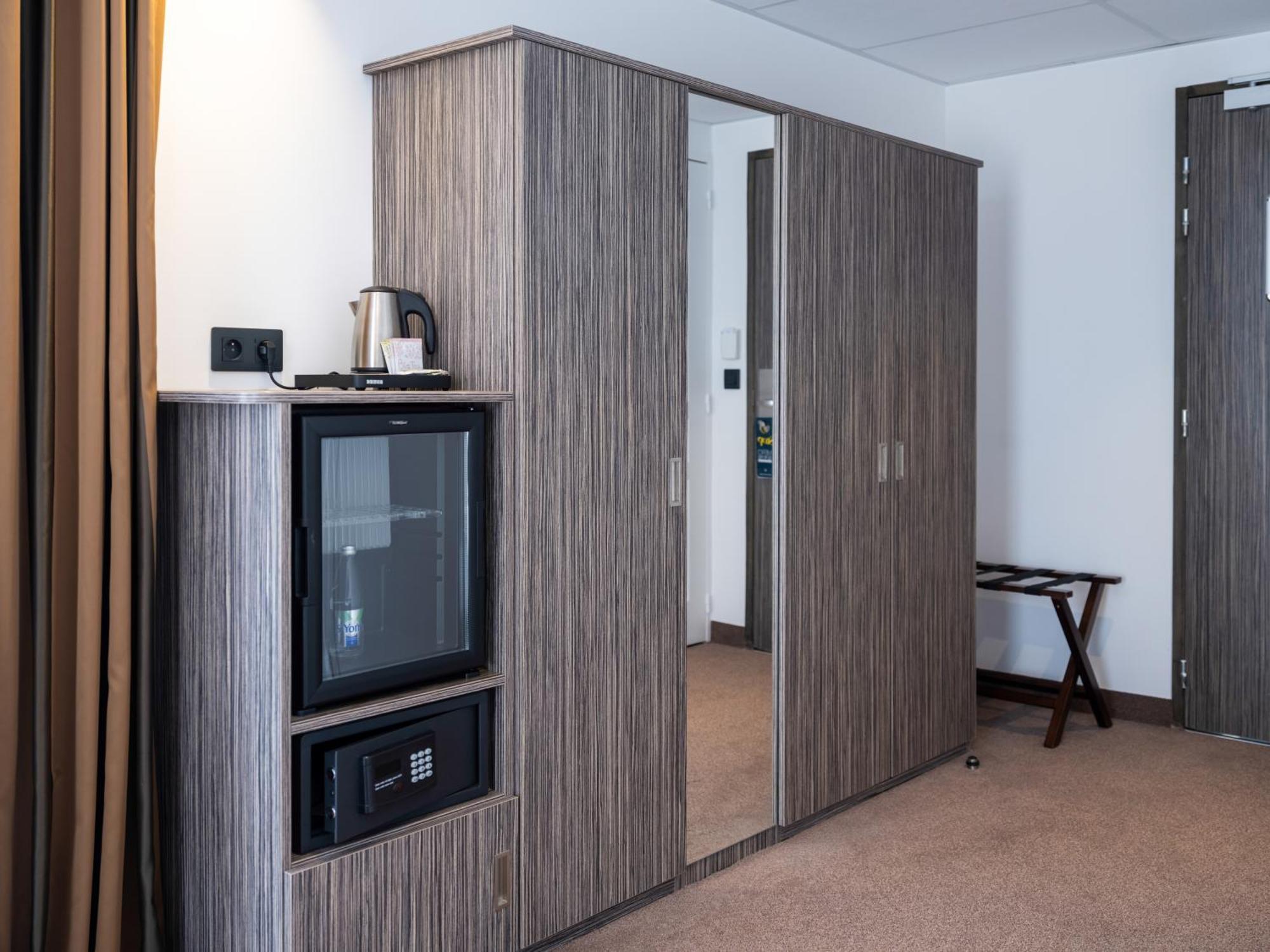 Отель Golden Tulip La Baule Экстерьер фото