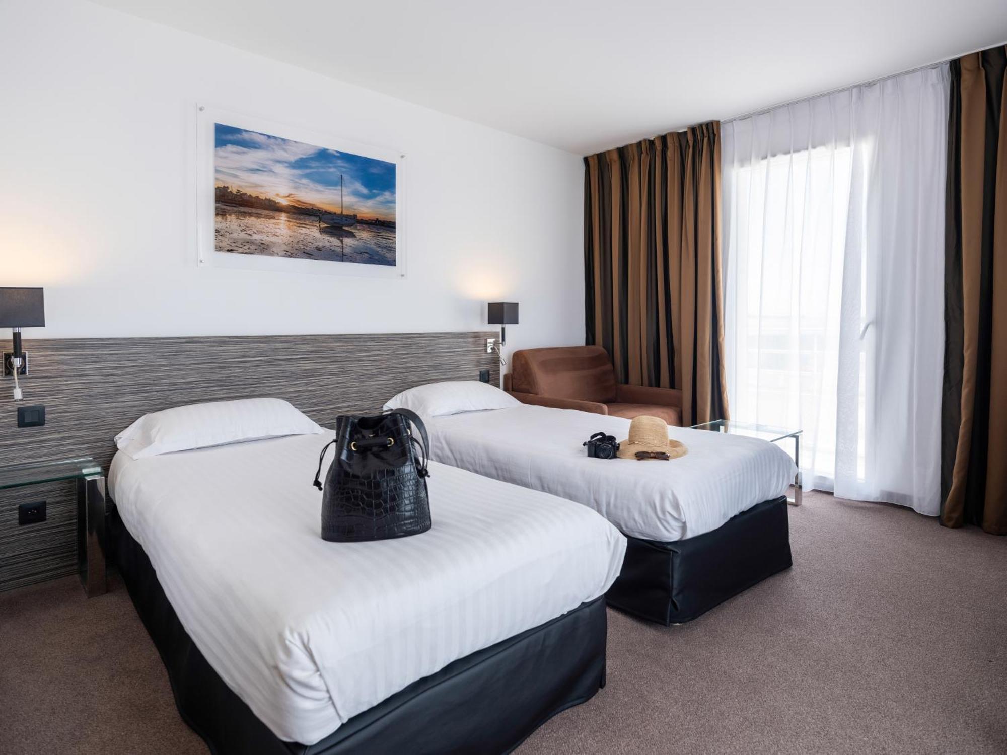 Отель Golden Tulip La Baule Экстерьер фото