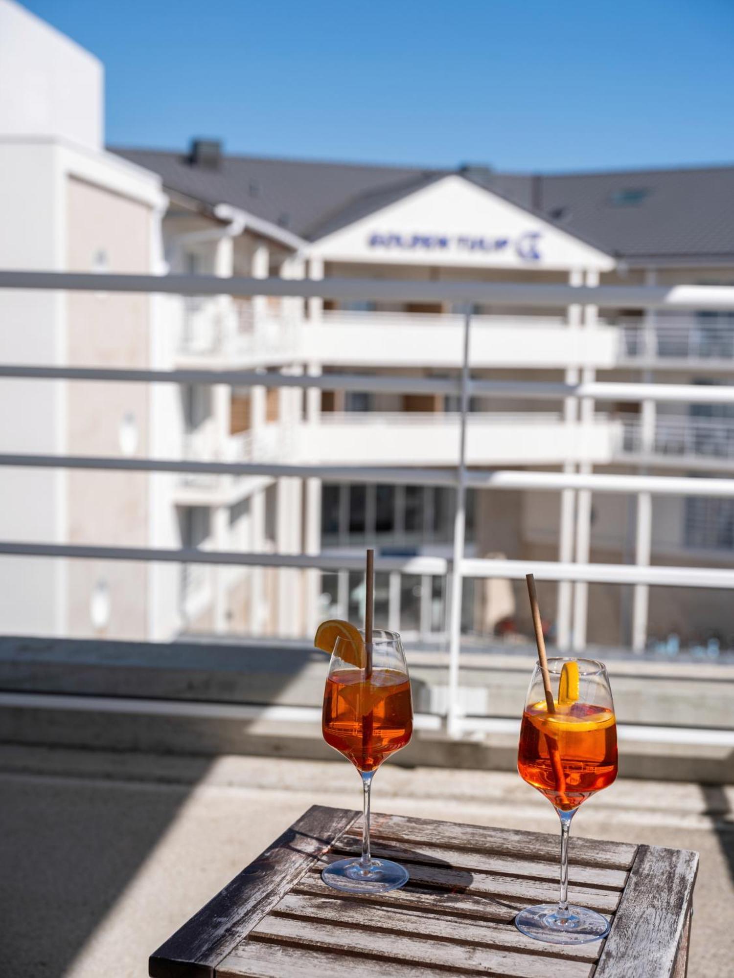 Отель Golden Tulip La Baule Экстерьер фото