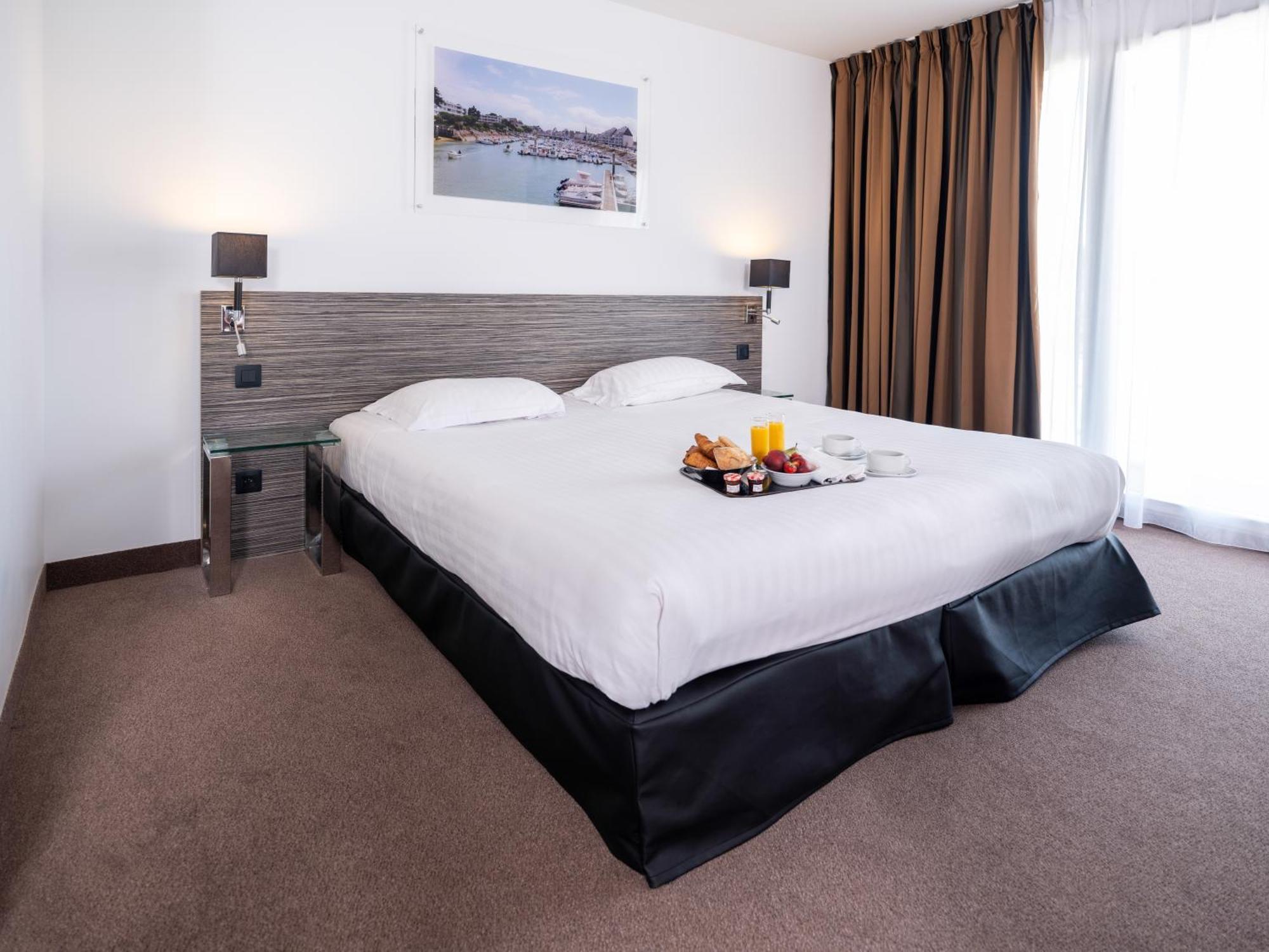 Отель Golden Tulip La Baule Экстерьер фото